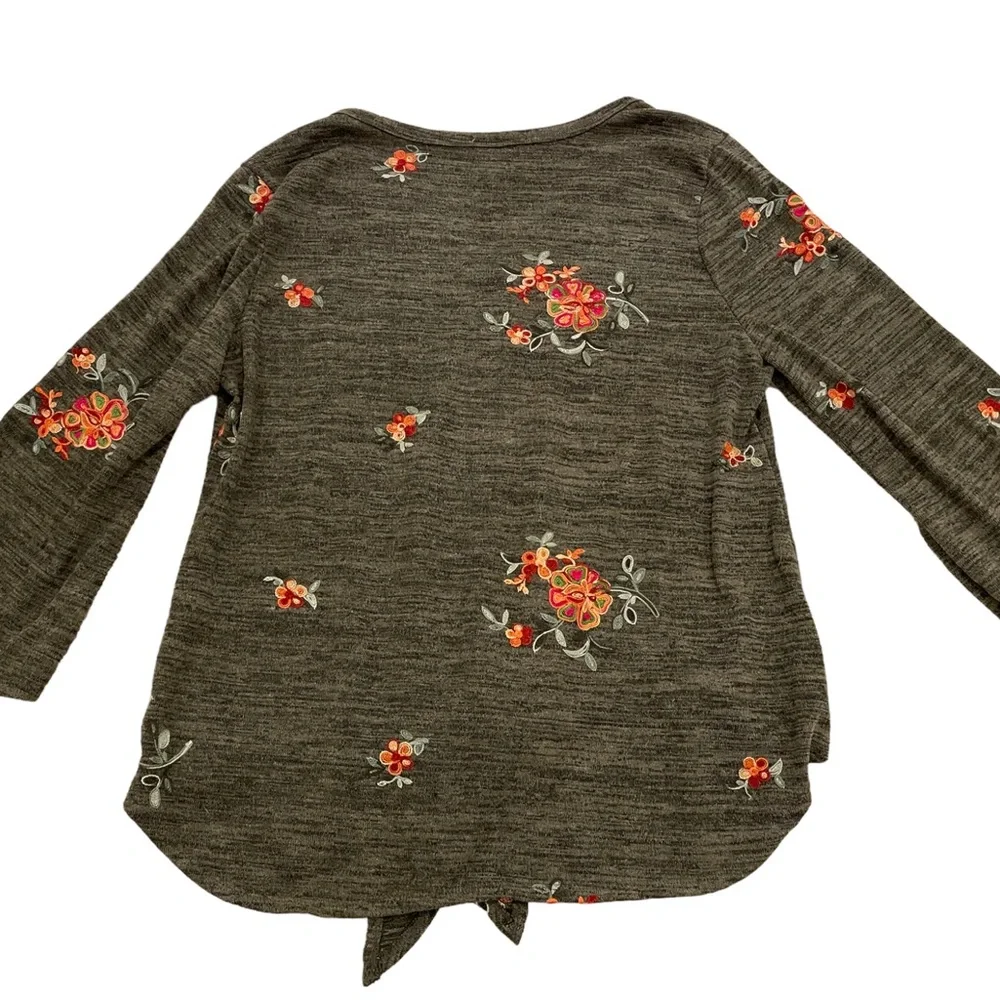 Anthropologie Fig and Flower Embroidered Floral Gray Sweater, Size Medium, EUC. - Picture 2 of 5
